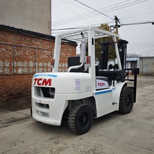 Montacargas Diésel TCM FD50 5T en Buen Estado, Montacargas Usado de 5 Toneladas en Stock para la Venta - Product Image 5