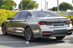 BMW Série <span class=keywords><strong>7</strong></span> d'<span class=keywords><strong>occasion</strong></span> en excellent état, toutes options, kit M, modèle 2021, prête à partir - Product Image 4