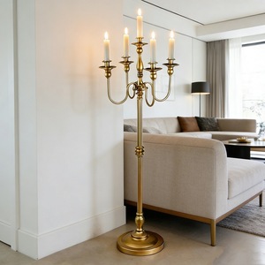 Candelabro de Hierro Rectangular de Estilo Retro Europeo de 5 Brazos y 1.2 Metros de Altura para Decoración de Bodas y Salas de Estar - Product Image 1