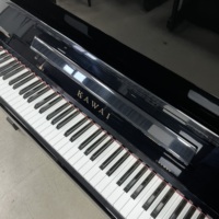 Piano Tegak KAWAI NS10 Kayu Ebony Poles Buatan Jepang, Penyetelan Handal untuk Belajar & Pertunjukan Keluarga