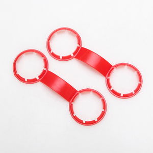 حامل مزدوج PE لحمل الزجاجات من البلاستيك مقبض ترويجي حامل زجاجات بلاستيكي بمشبك 37 مم - Product Image 4