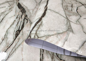 Pellicola Adesiva in Vinile Effetto Marmo Personalizzabile con Opzione Opaca/Lucida per Rinnovare Superfici Fai-da-Te - Product Image 4