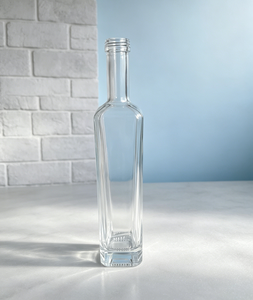 Bouteille en verre transparent de 700 ml à col étroit pour spiritueux comme la vodka, le <span class=keywords><strong>whisky</strong></span>, le gin et les liqueurs aux fruits ; bouchon à vis en aluminium personnalisable - Product Image 2