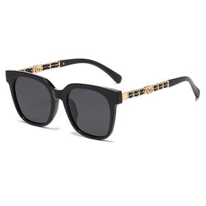 Gafas de Sol Polarizadas Ks 3875 para Mujer, Montura Grande Negra de PC, Lentes TAC con Protección UV400, Gafas de Moda para Exteriores - Product Image 4