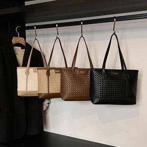 2025大容量编织女包时尚单肩包热卖女包奢华包 - Product Image 1