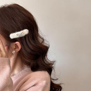 กิ๊บติดผมรูปโบว์ประดับเพชรระยิบระยับ ผ้าพลัฌ โลหะผสม สำหรับผู้หญิง ติดผมด้านข้าง - Product Image 3