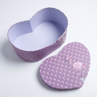 Boîte cadeau de luxe avec logo personnalisé, boîte en forme de cœur avec couvercle, boîte en carton imprimée flamant rose, boîte en carton violette en vrac pour l'emballage de fleurs de mariage
