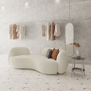 Sofá Curvo de Lujo Ligero, Estilo Wabi-Sabi, para B&B, Salón de Belleza, Tienda de Ropa, Área de Descanso, Combinación de Sofás para Recepción - Product Image 5