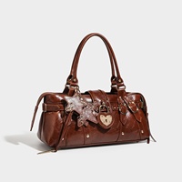 Nouveau Sac Moto Rétro Été 2026, Sac Boston à Rivets à Bandoulière Unique, Style Sexy pour Femme, Sac à Bandoulière en PU et Polyester avec Fermeture Éclair