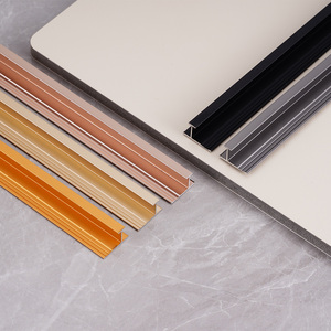 Décoration murale en alliage d'aluminium Fermeture d'angle Lignes métalliques résistantes à la corrosion <span class=keywords><strong>Clip</strong></span> de bande métallique Garnitures métalliques - Product Image 1