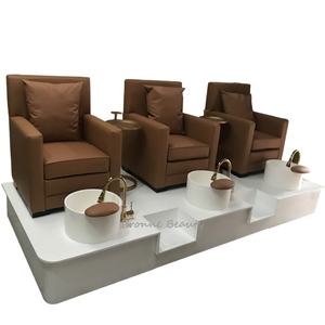 Chaise de pédicure en bois sur mesure, mobilier de salon de spa, banc de pédicure noir - Product Image 1