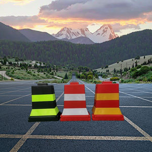 Barandillas de PVC flexibles para carretera, barreras anticolisión para caballos, divisores de carril, muelles de aislamiento de plástico de goma, características de desvío - Product Image 2