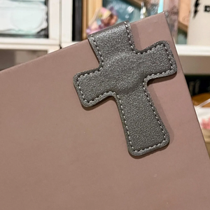 Marcapáginas Cristiano Magnético de Cuero PU, Bonito Marcapáginas Religioso con Cruz, Gran Venta, Marcador de Lectura Religioso para la Escuela y la Oficina - Product Image 2
