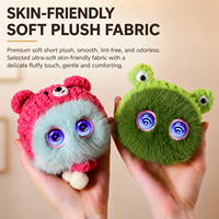 Nouvelle Peluche Interactive Intelligente IA avec Bonnet Tricoté, Yeux Lumineux Expressifs, Compagnon Vocal, Poupée en Peluche Réactive au Toucher, Application Tuya