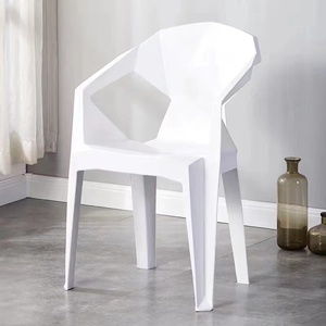 <span class=keywords><strong>Chaise</strong></span> en plastique d'extérieur au design simple et coloré, prix bas, sortie d'usine, pour salle à manger et chambre à coucher - Product Image 1