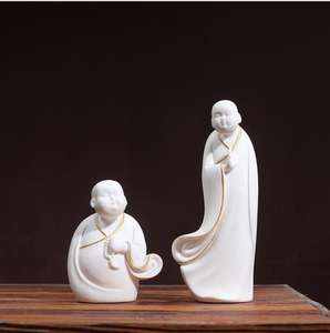 รูปพระสงฆ์เซรามิก งานฝีมือสร้างสรรค์ พอร์ซเลนสีขาว ทาสีพระสงฆ์หนุ่ม ของตกแต่งสไตล์เซน พระนักบวชตัวน้อยน่ารัก - Product Image 1