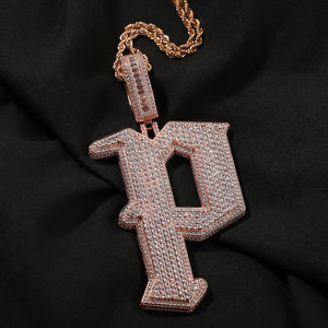 スタイリッシュなイニシャルペンダントアイスアウトバゲットフープレターPネックレスヒップホップ大胆な流行スタイルの女性マンラッパー出荷準備ジュエリー - Product Image 4