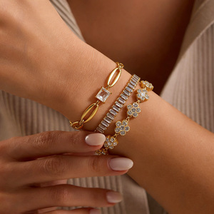 Bracelet en diamant pour femme, plaqué or 18 carats, coupe baguette, motif floral, bijoux à porter au quotidien, origine Yiwu SL41769 - Product Image 1