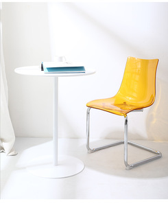 Sedia da Pranzo Moderna Scandinava con Schienale in Plastica e Telaio in Metallo, Leggera, Stabile, Ergonomica, per Casa, Cucina, Hotel, Caffè - Product Image 1