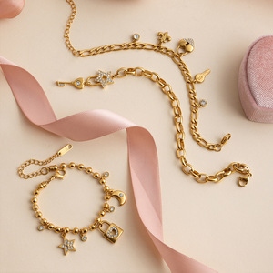 Bracelet à breloques romantique en acier inoxydable plaqué or 18 carats avec pendentif cadenas, clé et cœur, chaîne à maillons pour femme, cadeau - Product Image 5
