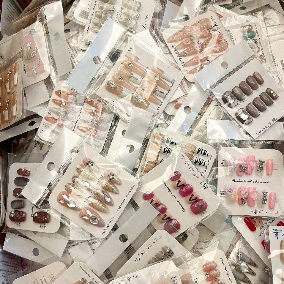 Wholesale Random Design Size Handmade 10pcs/set Acrylic False Artificial Fingernails Cat Eye Short Press on Nails