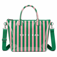 Sac fourre-tout imperméable brillant à rayures nautiques |   Sac à main de plage personnalisé avec logo de resort |   Sac à bandoulière personnalisé pour cadeaux, échantillonnage en 7 à 10 jours