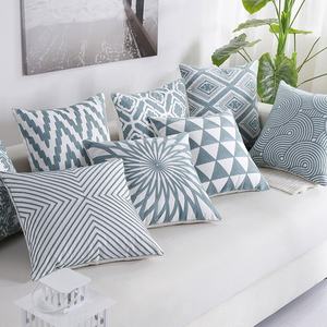 Modern 18*18 inç kare Polyester yastık örtüsü ev dekor kırmızı beyaz fas geometrik tek yastık kılıfı - Product Image 3