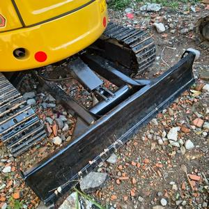 Mini-excavatrice Cat303.5e de haute qualité, 3,5 tonnes, conforme à la norme EPA, livraison rapide avec un excellent moteur, boîte de vitesses, pompe, composants principaux du PLC - Product Image 3