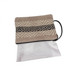 Pochette portefeuille femme artisanale en laine tissée à la main, vintage, avec fermeture éclair unique, forme coquille, facile à transporter, écologique, pour la taille - Product Image 3