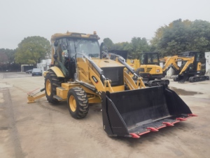 Tractopelle d'occasion japonaise, fabriquée au Japon, de marque Caterpillar, modèle CAT420F, avec une excellente qualité. - Product Image 3