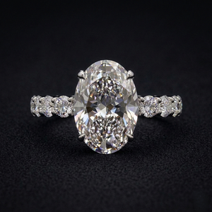 Anillo de platino con diamantes de diseñador para mujer, accesorio de joyería fina de alta gama para compromiso, boda y celebración - Product Image 1