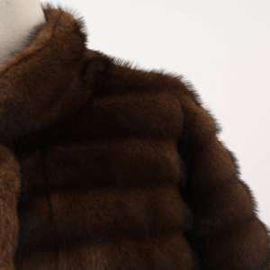 Nuovo Cappotto Corto Invernale da Donna 2026 in Finta Pelliccia con Collo Alto e Chiusura a Bottoni, Caldo e Confortevole - Product Image 4