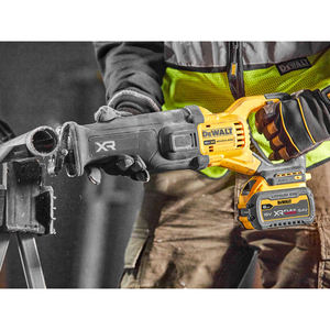 Sierra universal DeWalt DC386, cortes de 300mm, kit con dos baterías 5.0Ah Powerstack - Product Image 6