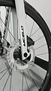 Bicicleta de <span class=keywords><strong>Carretera</strong></span> MCELO de Carbono Completo, Shimano Ultegra Di2 R8170, 2x12 Velocidades, Frenos de Disco Hidráulicos, Bicicleta Completa Aerodinámica para Carreras - Product Image 4