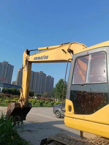 Komatsu pelleteuse pc220 de 22 tonnes d'occasion sur chenilles dans un godet à Dubaï - Product Image 4
