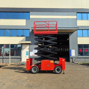 10 मीटर की ऊंचाई के साथ एक कैंची लिफ्ट प्लेटफॉर्म को स्थानांतरित या तय किया जा सकता है, जो उच्च ऊंचाई वाले संचालन की दक्षता में सुधार करता है। - Product Image 6