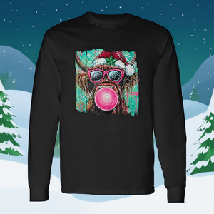 Camiseta de manga larga con diseño de vaca de las Tierras Altas de Navidad, color Bubblegum Fun - Product Image 3