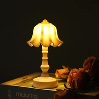 Lampe de table de nuit simple bricolage avec fleurs LAN mignon éclairage décoratif de chevet et de bureau Mini lampe d'ambiance en plastique