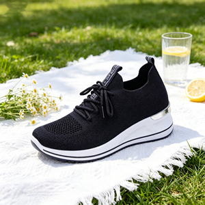 Chaussures de marche décontractées pour femmes à talon compensé, avec empeigne en maille respirante et semelle extérieure en PVC antidérapante, personnalisables en usine - Product Image 3