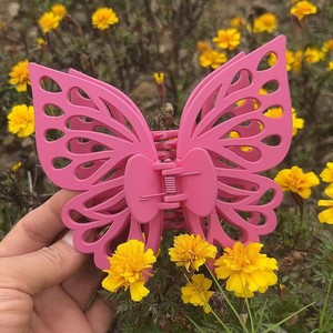 مشابك شعر صيفية مجوفة على شكل فراشة بالجملة، مشابك مزدوجة الطبقات على شكل سمكة قرش، مشابك شعر بلاستيكية كبيرة الحجم للنساء، دبابيس شعر حلوة بالجملة - Product Image 3