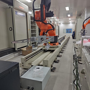 Robot de Soldadura Industrial de 7 Ejes de Alta Resistencia con Riel Terrestre Personalizado de 3kW 380V, Diseño Reforzado y Estructura de Riel Reforzada - Product Image 1
