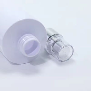 Botella de Spray de Plástico Esmerilado de 100ml, 120ml, 150ml, 250ml, 300ml con Tapa de Spray en Oro Rosa y Plata - Product Image 2