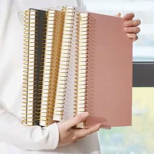 Carnet de notes A5 à spirale personnalisé en cuir épais blanc de 300 pages, en stock, faible MOQ, pour étudiants - Product Image 1
