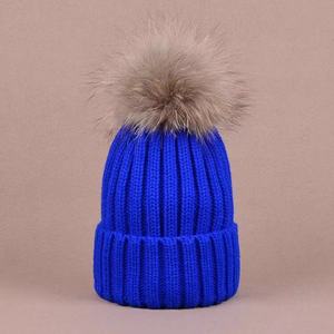 Nouveauté 2026 ZT – Bonnets et chaussons en <span class=keywords><strong>fourrure</strong></span> de raton laveur et renard, doux, moelleux et volumineux, pour enfants et adultes, avec pompon, idéal pour Noël - Product Image 2