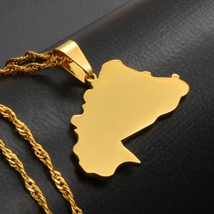 Collier à breloques en acier inoxydable avec drapeau du Burkina Faso plaqué or 18 carats Pendentif avec carte drapeau du Burkina Faso Collier à chaîne ras du cou - Product Image 4
