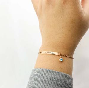 Bracciale Personalizzato con Ciondolo a Barra con Pietra Portafortuna, Nome e Data, in Acciaio Inossidabile, Gioiello Vuoto per Regalo Migliore Amica - Product Image 3