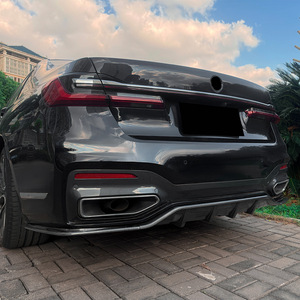 Alerón Trasero para BMW Serie 7 G11 G12 M Sport 2019-2022, Material ABS con Acabado Negro Piano y Textura de Fibra de Carbono - Product Image 2