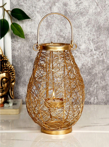 Lanterne à bougie en métal doré, porte-bougie en fer fait main, décor suspendu en fil de fer pour mariage, maison, Noël - Product Image 2