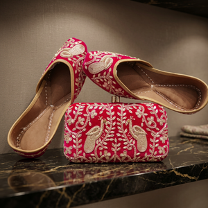 Chaussures Rajasthani en cuir véritable toutes saisons pour femmes et filles, broderie traditionnelle, portefeuille/pochette imperméable - Product Image 1