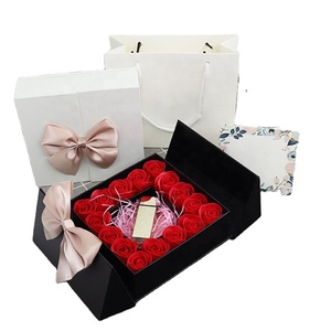 Caja de Regalo Magnética con Tapa Abatible Doble, para Chocolates y Flores, con Cinta para Atar en un Lazo - Product Image 5